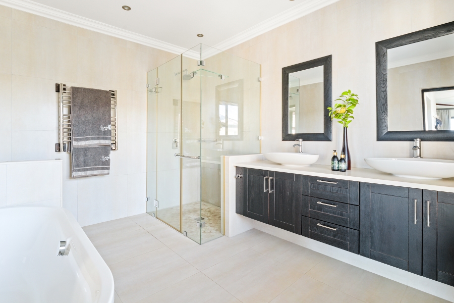 5 Bedroom Property for Sale in Pezula Golf Estate Western Cape